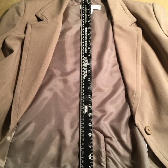 𝅺new YORK & COMPANY STRETCH Career Blazer Jacket, TAN, NWOT, Size 14 - Picture 6 of 9